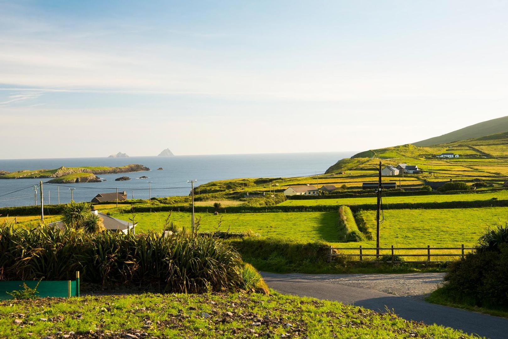 Ferienwohnung Ring Of Kerry - Einmaliger Blick Auf Skelligs Clynacartan Exterior foto